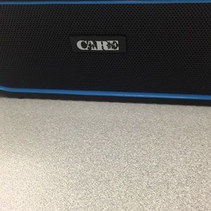 Meet your Posher, Tee